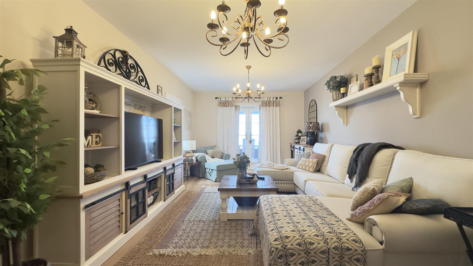 Image of House - 5 Bedrooms - 4 Bathrooms for Sale in Other South District-Gibraltar, Image 2